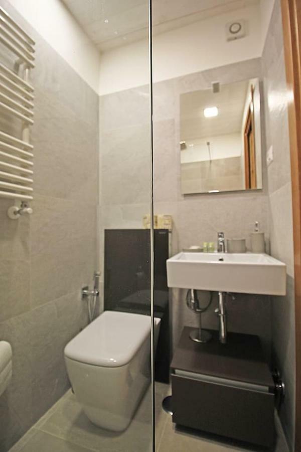 Monti Bespoke Apartment โรม ภายนอก รูปภาพ